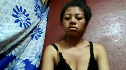 Snapshot of henitsaldy chatting on May 27, 2026, 2:30 am henitsaldy online show from May 27, 2026, 2:30 am