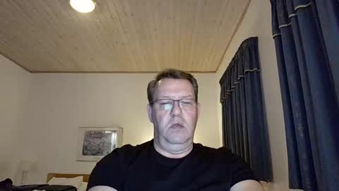 Snapshot of henrikrp1971 chatting on December 12, 2024, 1:32 am henrikrp1971 online show from December 12, 2024, 1:32 am