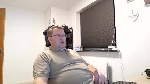 Snapshot of henrikrp1971 chatting on December 19, 2024, 4:24 pm henrikrp1971 online show from December 19, 2024, 4:24 pm