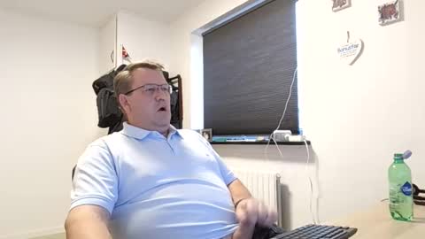 Snapshot of henrikrp1971 chatting on January 18, 2025, 11:32 am henrikrp1971 online show from January 18, 2025, 11:32 am