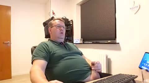 Snapshot of henrikrp1971 chatting on February 6, 2025, 9:17 pm henrikrp1971 online show from February 6, 2025, 9:17 pm