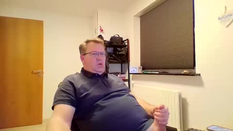 Snapshot of henrikrp1971 chatting on February 20, 2025, 4:57 pm henrikrp1971 online show from February 20, 2025, 4:57 pm