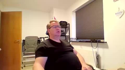 Snapshot of henrikrp1971 chatting on October 22, 2025, 3:45 pm henrikrp1971 online show from October 22, 2025, 3:45 pm