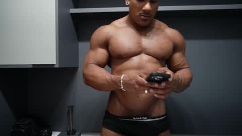 Henri online show from February 27, 2026, 11:38 pm