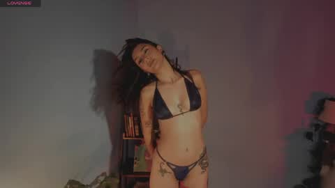 Hello I am Valentina independent Colombian model I love sensuality and pleasure welcome online show from April 19, 2026, 11:40 pm