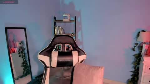 Snapshot of hera_069 chatting on May 4, 2026, 12:56 pm Hello I am Valentina independent Colombian model I love sensuality and pleasure welcome online show from May 4, 2026, 12:56 pm