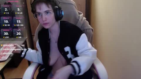 HeraLuna  online show from December 27, 2024, 2:04 am