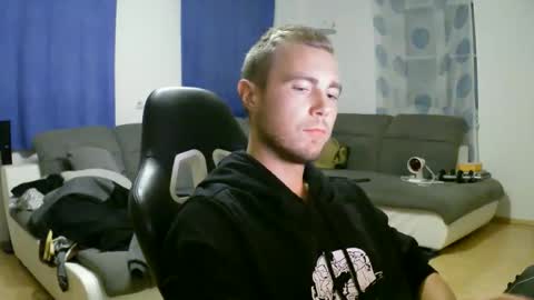 John Pearl online show from October 5, 2025, 7:45 pm