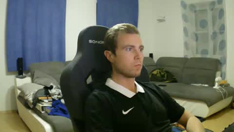 John Pearl online show from April 16, 2026, 6:41 pm