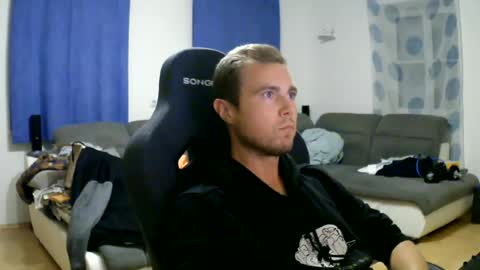 Snapshot of herbstenden chatting on June 12, 2026, 7:02 pm John Pearl online show from June 12, 2026, 7:02 pm