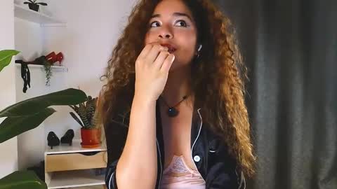 Snapshot of hercyqueen chatting on February 13, 2026, 1:45 am hercyqueen online show from February 13, 2026, 1:45 am