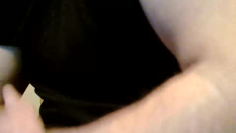 Snapshot of heretost chatting on April 21, 2026, 9:48 am mr D online show from April 21, 2026, 9:48 am