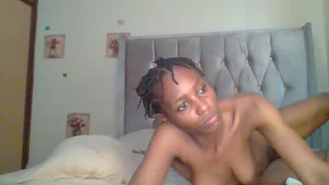 Snapshot of hergirl6 chatting on April 6, 2026, 4:46 am Miah Jay online show from April 6, 2026, 4:46 am