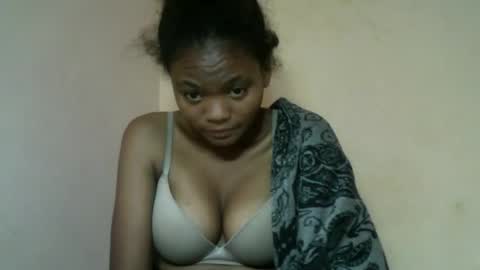 Snapshot of herisse01 chatting on May 16, 2026, 12:18 am herisse01 online show from May 16, 2026, 12:18 am