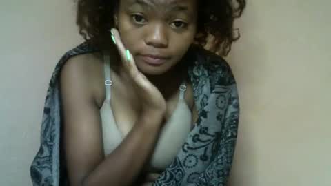 Snapshot of herisse01 chatting on May 18, 2026, 10:48 pm herisse01 online show from May 18, 2026, 10:48 pm