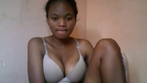 Snapshot of herisse01 chatting on May 28, 2026, 7:05 am herisse01 online show from May 28, 2026, 7:05 am