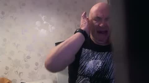 mature online show from November 24, 2025, 5:40 am