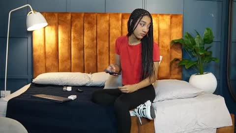 Hermione Scott online show from February 17, 2025, 1:42 pm