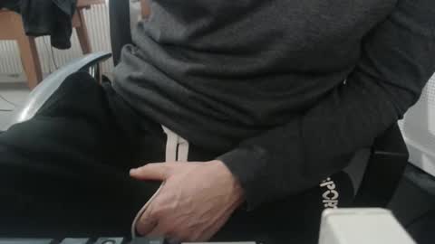 hero0111 online show from April 14, 2026, 2:01 pm