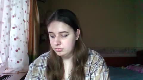 hess_luna_ online show from December 1, 2025, 10:09 am