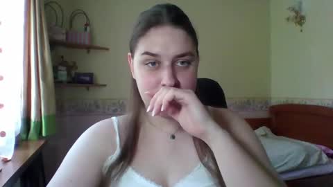 hess_luna_ online show from May 25, 2026, 9:04 am