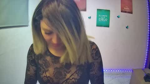 Hestesiaxx online show from November 14, 2025, 2:54 am