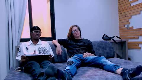 heteros men online show from February 9, 2026, 2:21 pm