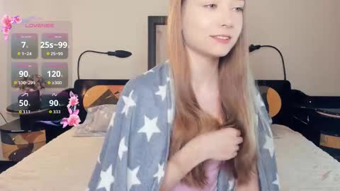 Snapshot of hettiereimel chatting on February 25, 2026, 7:45 pm Linda online show from February 25, 2026, 7:45 pm