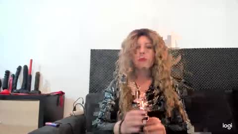 Snapshot of hexemmy chatting on May 21, 2026, 1:40 pm hexemmy online show from May 21, 2026, 1:40 pm