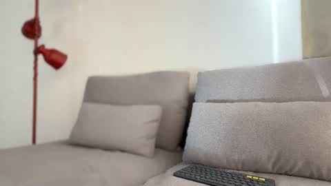 Snapshot of hey_cesard chatting on June 12, 2026, 12:04 pm hey_cesard online show from June 12, 2026, 12:04 pm