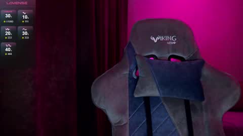  Nora  online show from September 17, 2025, 11:06 pm