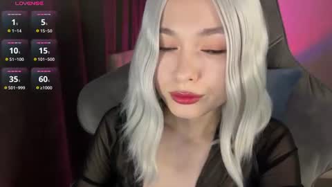  Nora  online show from June 11, 2026, 12:08 am