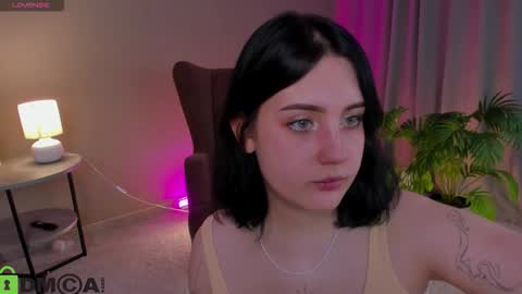 Tessa online show from November 23, 2025, 11:21 am