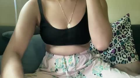 Snapshot of heybluebabe chatting on September 12, 2025, 5:13 pm Blue online show from September 12, 2025, 5:13 pm