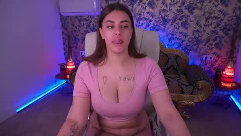 heykittenn online show from April 12, 2026, 7:24 am