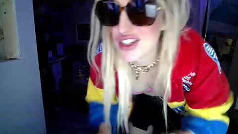 heysiriandstevejobs online show from February 28, 2025, 10:20 am