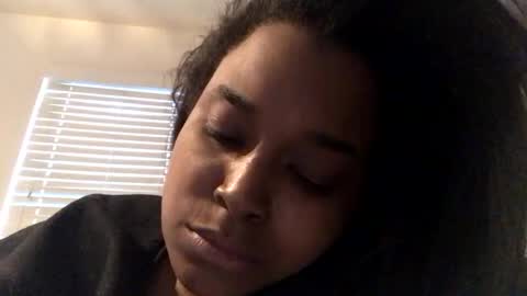 heyyou301990 online show from November 12, 2025, 9:58 pm