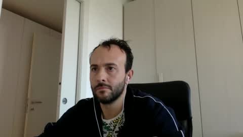 hhombre online show from November 28, 2025, 9:56 am