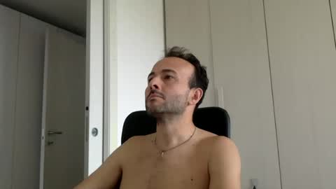 Snapshot of hhombre chatting on June 29, 2026, 9:04 am hhombre online show from June 29, 2026, 9:04 am