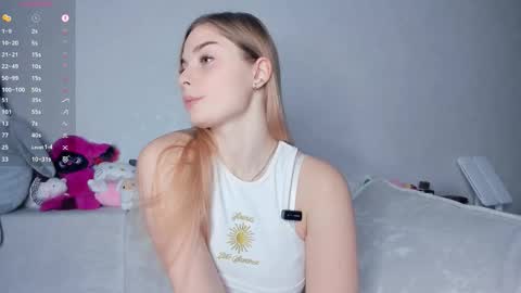 Snapshot of hidden_charm chatting on February 24, 2026, 1:31 pm Elizabeth online show from February 24, 2026, 1:31 pm