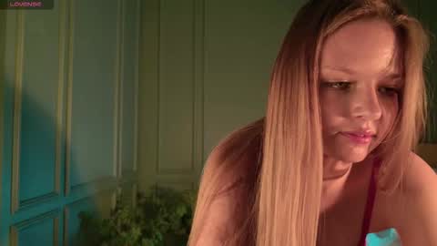 Snapshot of hidden_charm_ chatting on November 20, 2025, 12:38 pm My name is Angelina but I like when you call me Angel online show from November 20, 2025, 12:38 pm