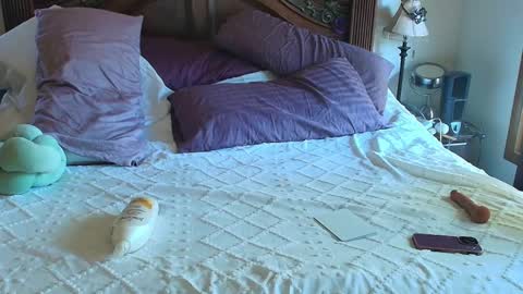 hidden_gold_milf online show from September 19, 2025, 2:29 pm