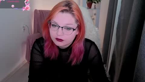 Snapshot of hiddencharmm chatting on May 18, 2026, 11:21 pm hiddencharmm online show from May 18, 2026, 11:21 pm