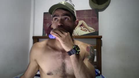 hideonbush online show from September 10, 2025, 1:49 am