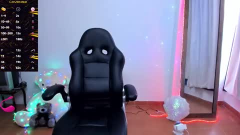 Diana online show from December 4, 2025, 7:33 pm