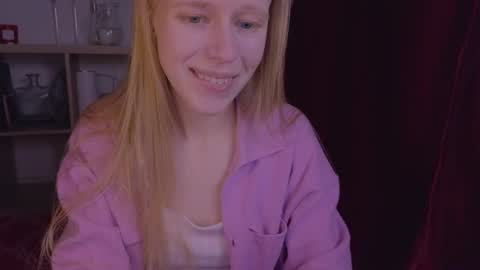 Chloe online show from February 3, 2025, 11:47 pm