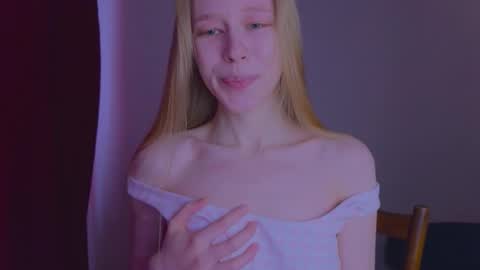 Chloe online show from February 1, 2026, 10:03 am