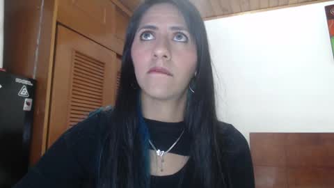 hilaril18 online show from January 21, 2025, 12:04 am