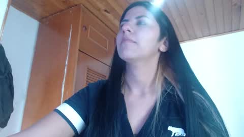 hilaril18 online show from September 8, 2025, 7:24 pm