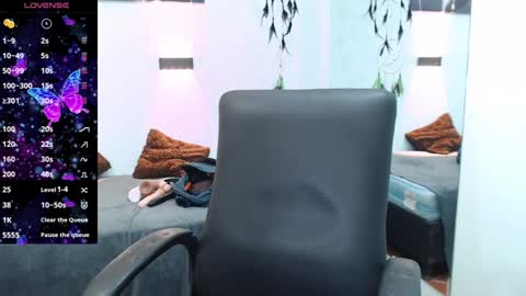 Snapshot of hilaryclowerx chatting on January 24, 2025, 3:11 am H I L A R Y online show from January 24, 2025, 3:11 am